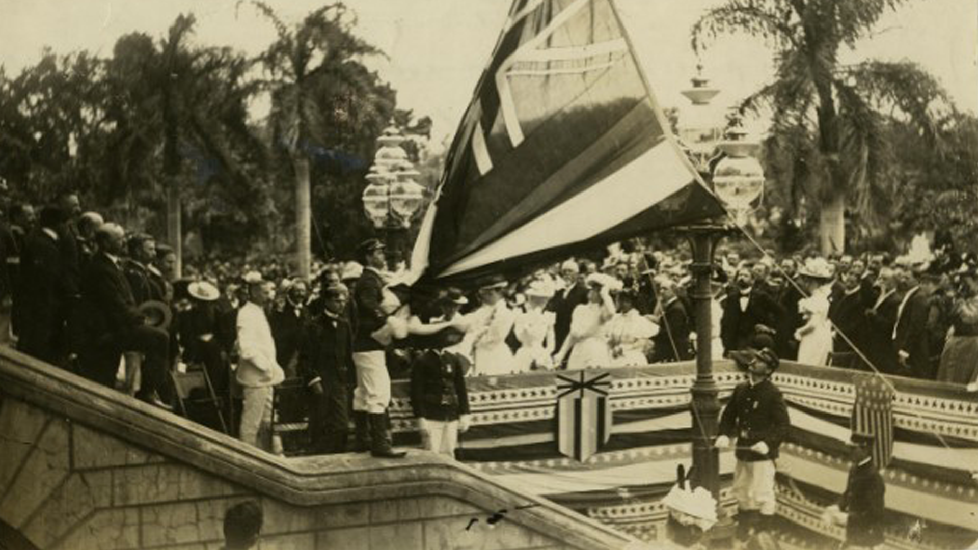 Annexation flag lowering
