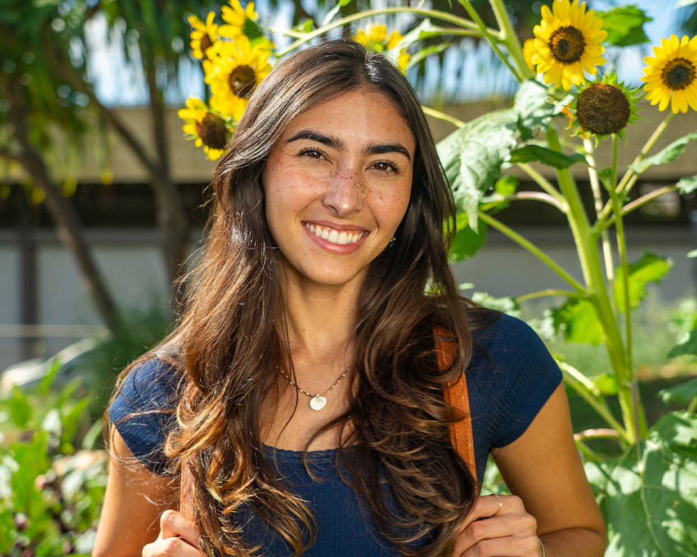 summer_madisunflowers_horiz Leeward student